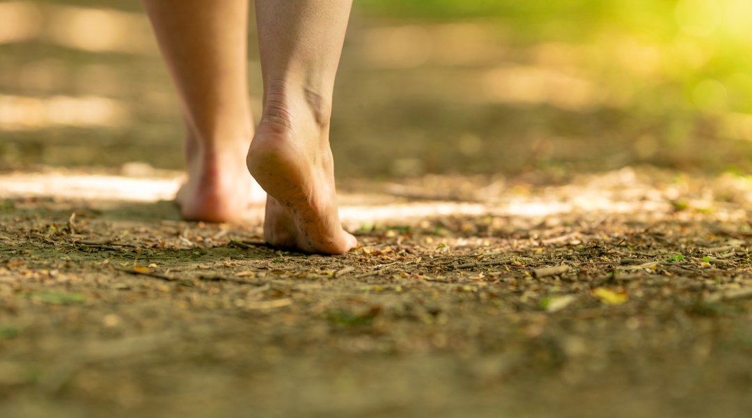 Barefoot grounding in nature